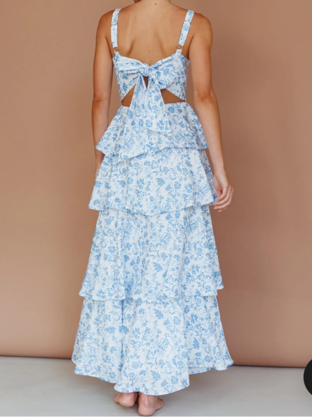 Selfie Leslie Light Green & Blue Floral Tiered Maxi Dress Size L - Picture 2 of 4